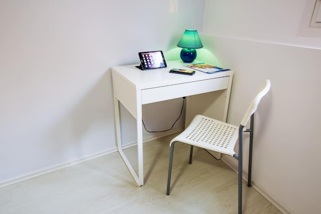 2 Bedrooms Apartment Close To Metro Dafni In Athene Buitenkant foto