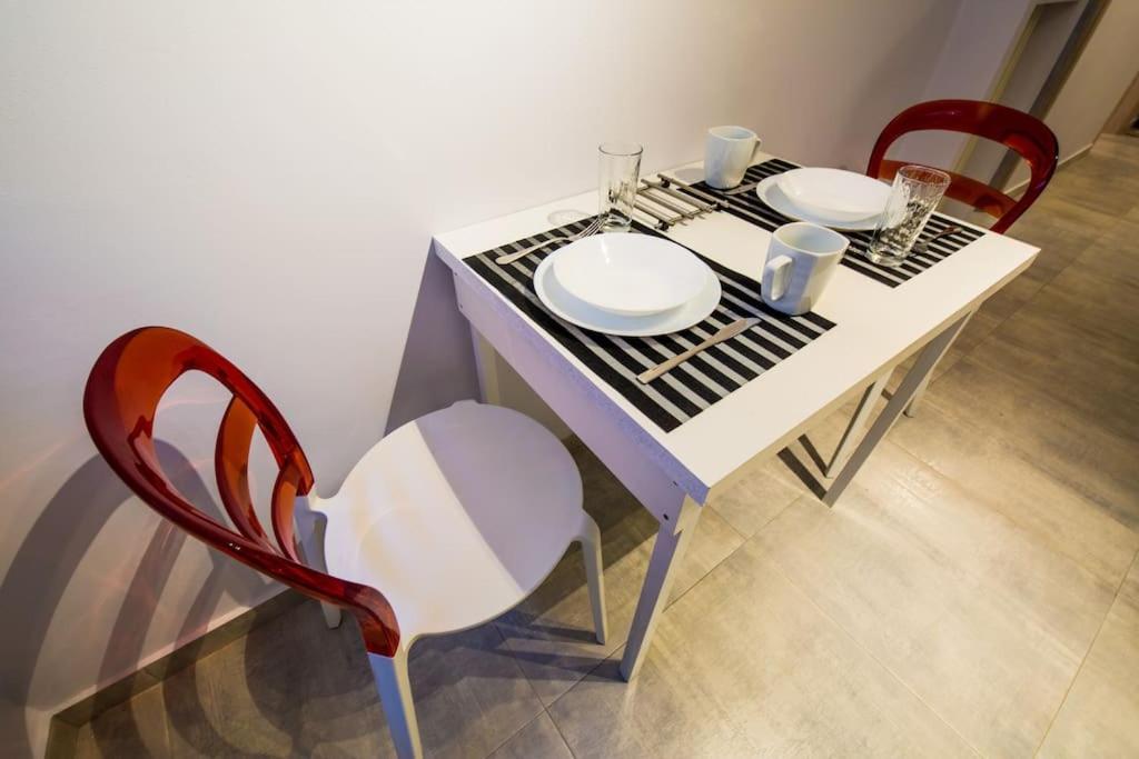 2 Bedrooms Apartment Close To Metro Dafni In Athene Buitenkant foto